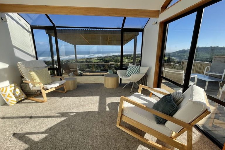 Photo of property in 91 Domain Crescent, Muriwai, Waimauku, 0881