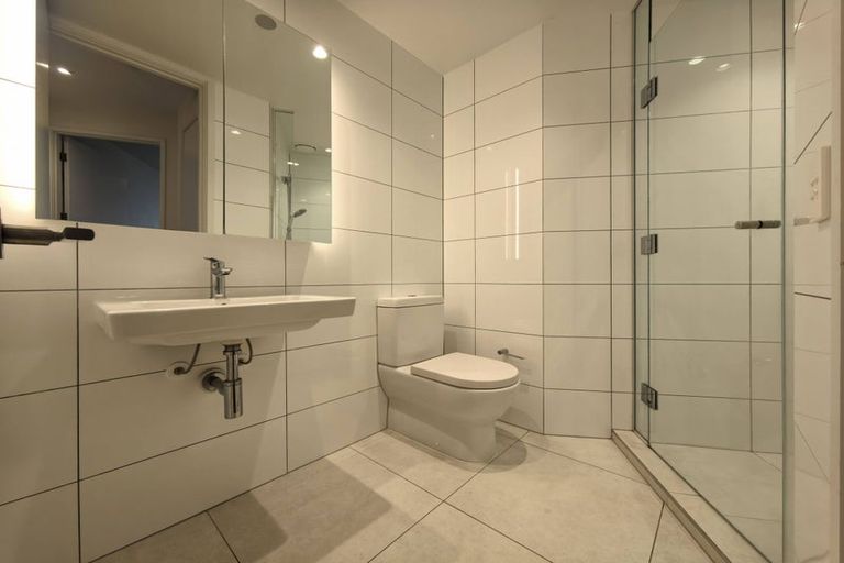 Photo of property in 1/8 Alexander Avenue, Torbay, Auckland, 0630