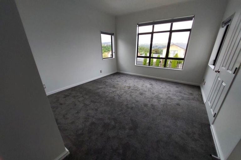 Photo of property in 6b Claverton Grove, Churton Park, Wellington, 6037