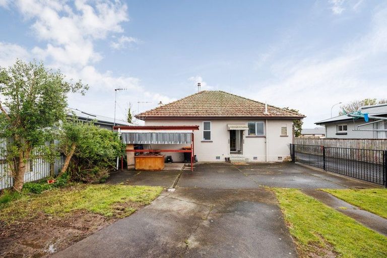 Photo of property in 32 Haydon Street, Roslyn, Palmerston North, 4414