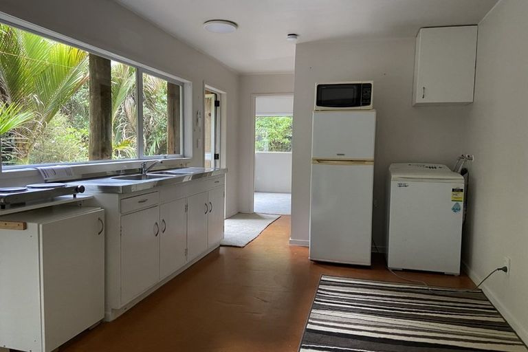 Photo of property in 33 Reynolds Place, Torbay, Auckland, 0630