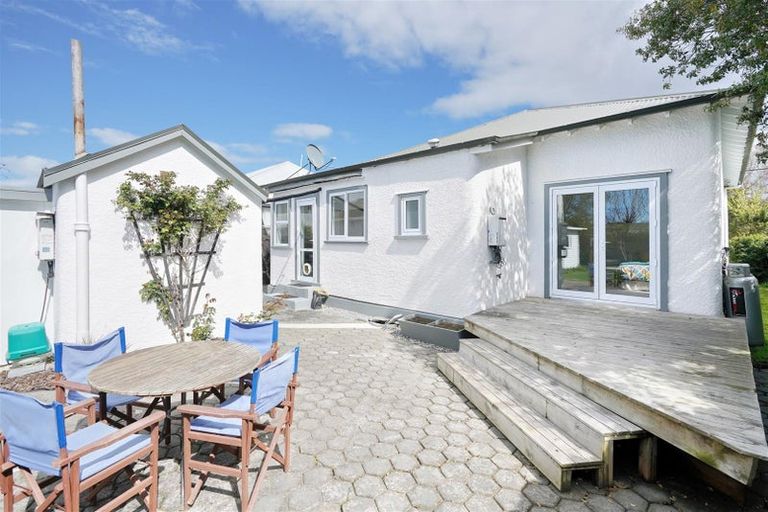 Photo of property in 46 Woodville Street, Edgeware, Christchurch, 8013