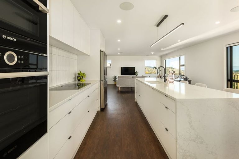 Photo of property in 94 Kotare Street, Waikanae, 5036