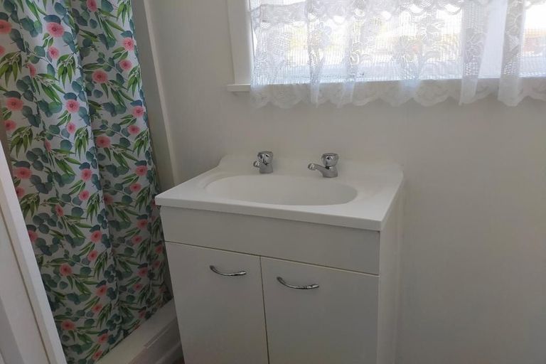 Photo of property in 97 Mcleod Road, Te Atatu South, Auckland, 0610