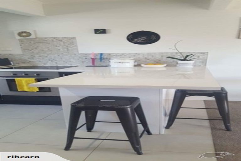 Photo of property in 6 Murray Road, Te Atatu Peninsula, Auckland, 0610