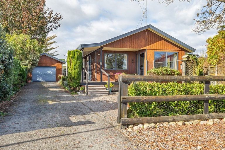 Photo of property in 10 Dellys Grove, Levin, 5510