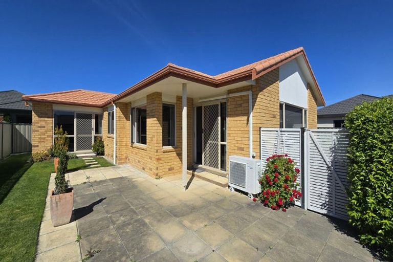 Photo of property in 12 Caulfield Place, Taradale, Napier, 4112