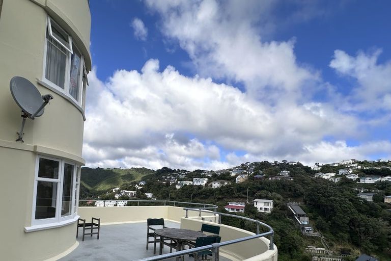 Photo of property in 20u3 Saint Michaels Crescent, Kelburn, Wellington, 6012