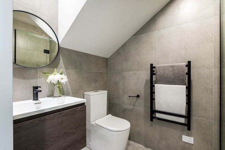 Photo of property in 18 Mina Way, Browns Bay, Auckland, 0630