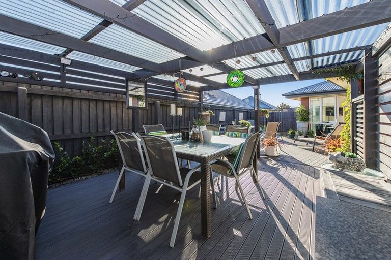 Photo of property in 11 Globe Bay Drive, Templeton, Christchurch, 8042