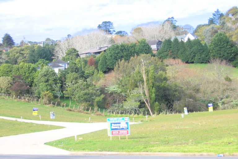 Photo of property in 31 Kinmont Rise, East Tamaki Heights, Auckland, 2016