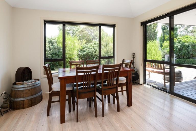 Photo of property in 12 Weka Place, Picton, 7220