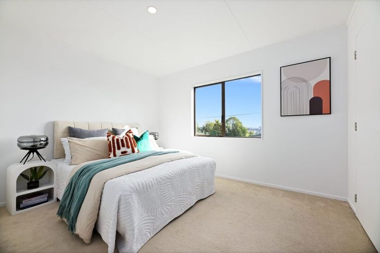 Photo of property in 2/33 Lavelle Road, Henderson, Auckland, 0612