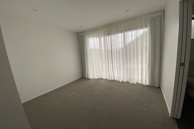 Photo of property in 24/104u Maupuia Road, Maupuia, Wellington, 6022