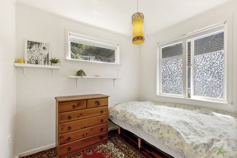 Photo of property in 16a Thurleigh Grove, Karori, Wellington, 6012