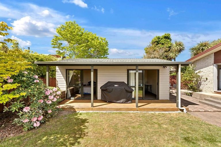 Photo of property in 8b Wyatt Place, Russley, Christchurch, 8042