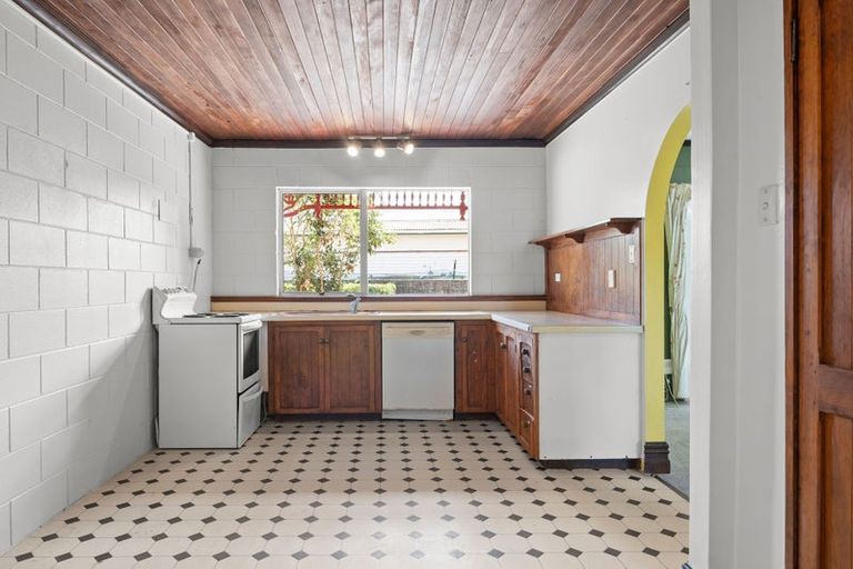 Photo of property in 16 Knighton Road, Hillcrest, Hamilton, 3216