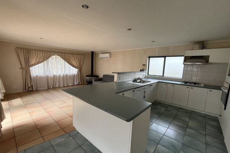 Photo of property in 2/15 Dunn Place, Farm Cove, Auckland, 2010
