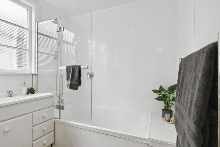 Photo of property in 18 Asquith Terrace, Brooklyn, Wellington, 6021