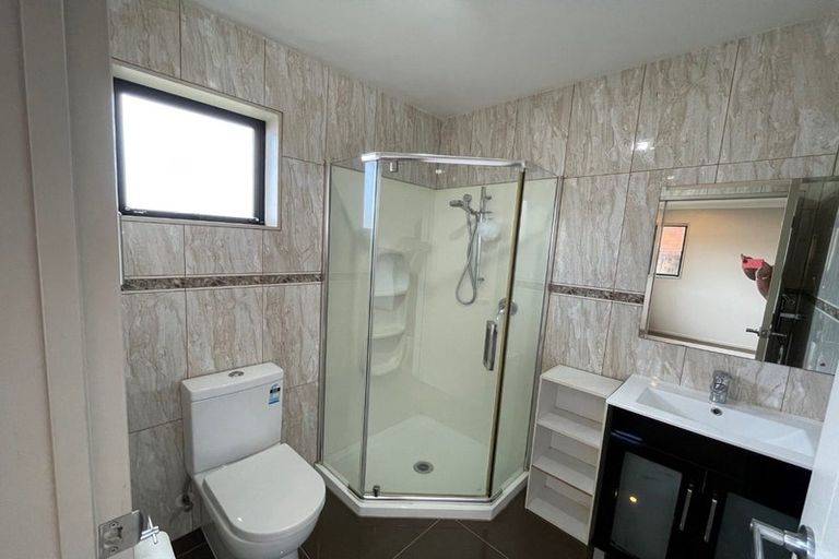 Photo of property in 8a Tawa Crescent, Manurewa, Auckland, 2102