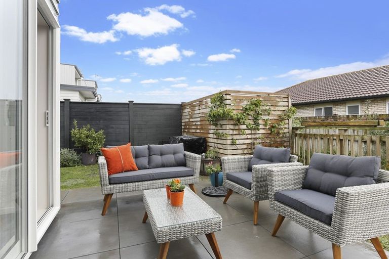 Photo of property in 23 Lili Chen Way, Mangere Bridge, Auckland, 2022