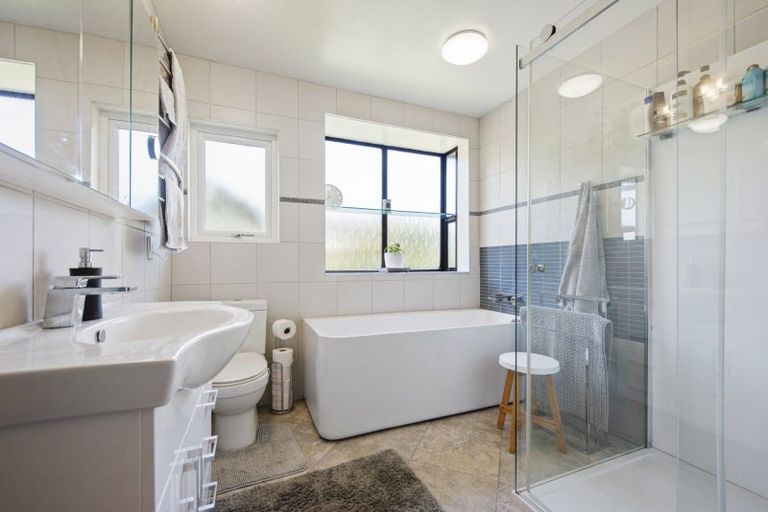 Photo of property in 34 Pembroke Road, Northland, Wellington, 6012