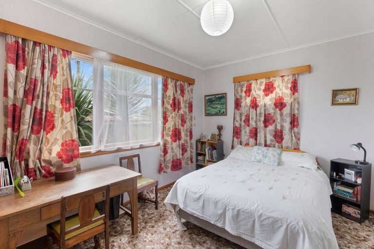 Photo of property in 5 Gloag Street, Waverley, 4510