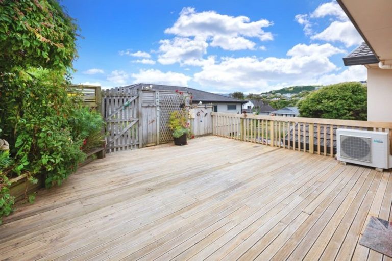 Photo of property in 18a Latitude Close, Whitby, Porirua, 5024