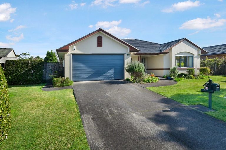 Photo of property in 4 Russett Grove, Henderson, Auckland, 0612