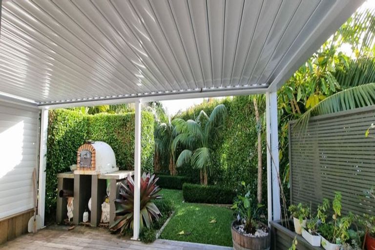 Photo of property in 24 Bevyn Street, Castor Bay, Auckland, 0620