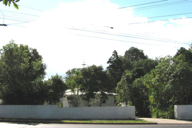 Photo of property in 21 Golf Road, New Lynn, Auckland, 0600