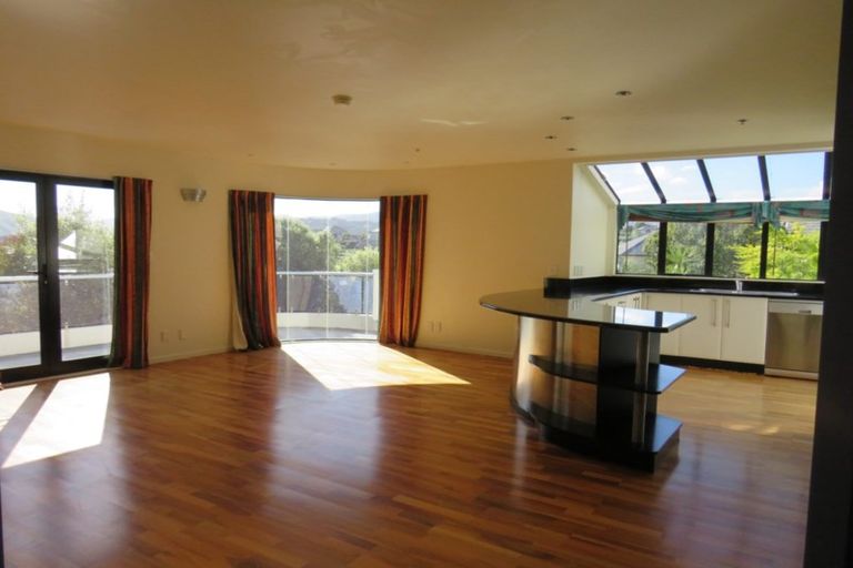 Photo of property in 15 Lanyon Place, Whitby, Porirua, 5024