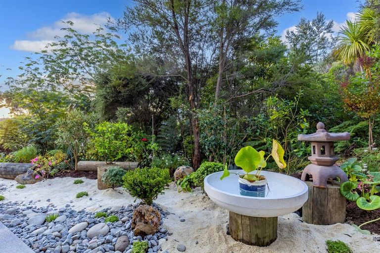 Photo of property in 82 Laurel Oak Drive, Schnapper Rock, Auckland, 0632