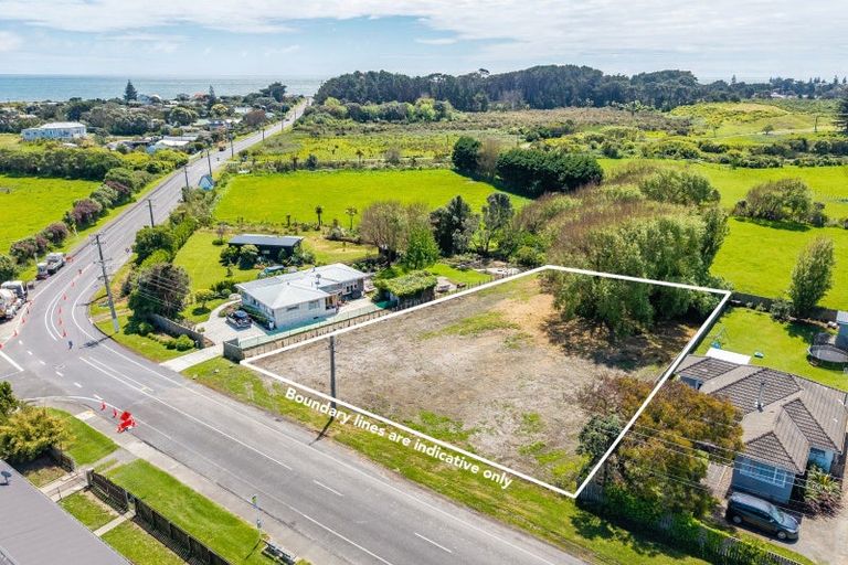 Photo of property in 86 Rangiuru Road, Otaki Beach, Otaki, 5512