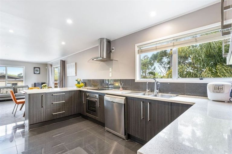 Photo of property in 4 Metcalfe Road, Ranui, Auckland, 0612