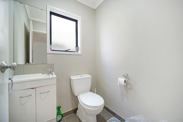 Photo of property in 27 Sonoma Crescent, Oteha, Auckland, 0632