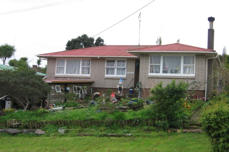 Photo of property in 42 Puriri Street, Helensville, 0800