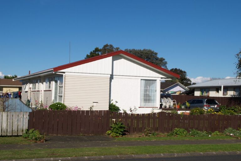 Photo of property in 70 Raglan Street, Mangere East, Auckland, 2024
