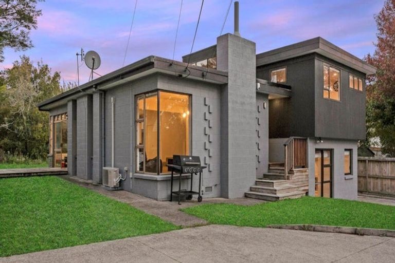 Photo of property in 192 Henderson Valley Road, Henderson, Auckland, 0612