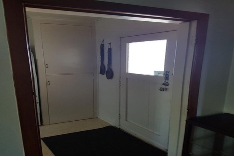 Photo of property in 32 Youngs Road, Papakura, 2110