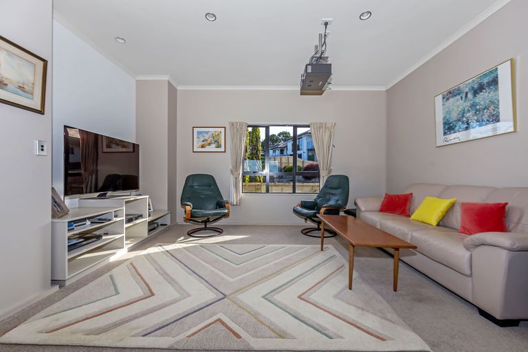 Photo of property in 19 Javelin Close, Gulf Harbour, Whangaparaoa, 0930