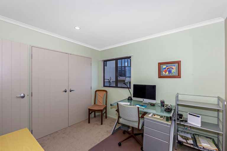 Photo of property in 19 Javelin Close, Gulf Harbour, Whangaparaoa, 0930