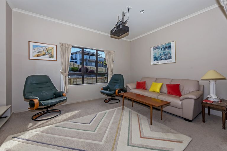 Photo of property in 19 Javelin Close, Gulf Harbour, Whangaparaoa, 0930