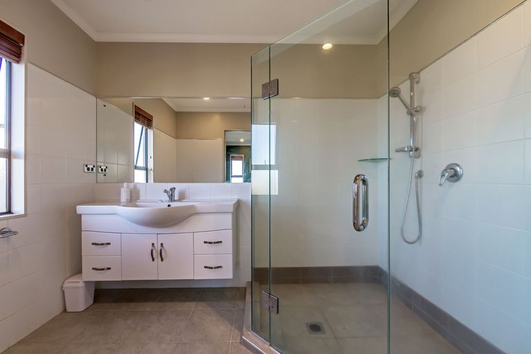 Photo of property in 19 Javelin Close, Gulf Harbour, Whangaparaoa, 0930