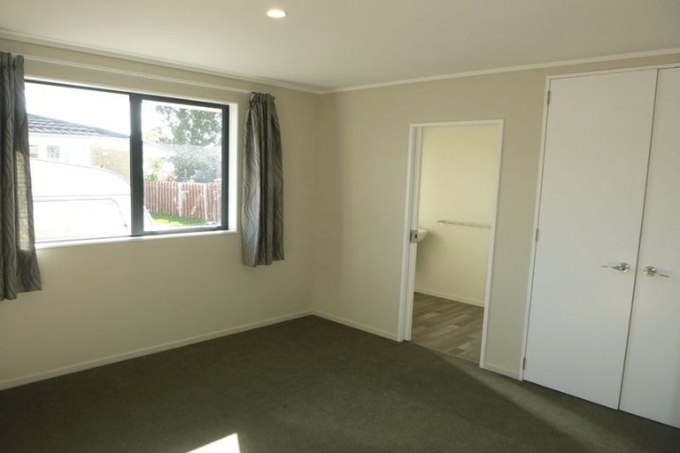Photo of property in 22a Melba Street, Beach Haven, Auckland, 0626