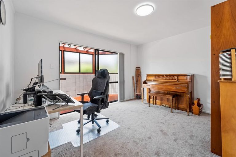 Photo of property in 1/10 Channel View Road, Campbells Bay, Auckland, 0630