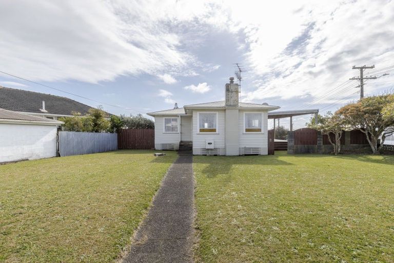 Photo of property in 55 Banks Street, Marfell, New Plymouth, 4310
