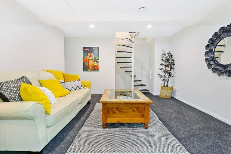 Photo of property in 13 Hewlett Road, Massey, Auckland, 0614