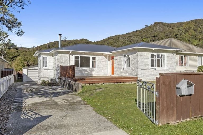 Photo of property in 15 Kowhai Street, Wainuiomata, Lower Hutt, 5014