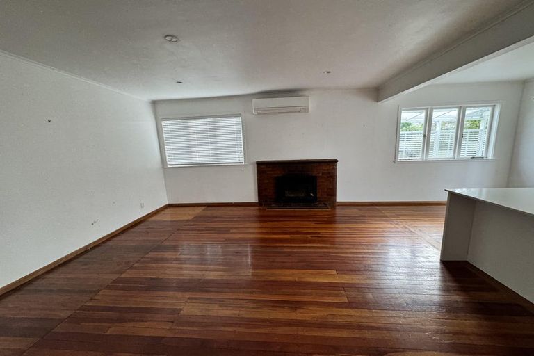 Photo of property in 45 Rua Road, Glen Eden, Auckland, 0602